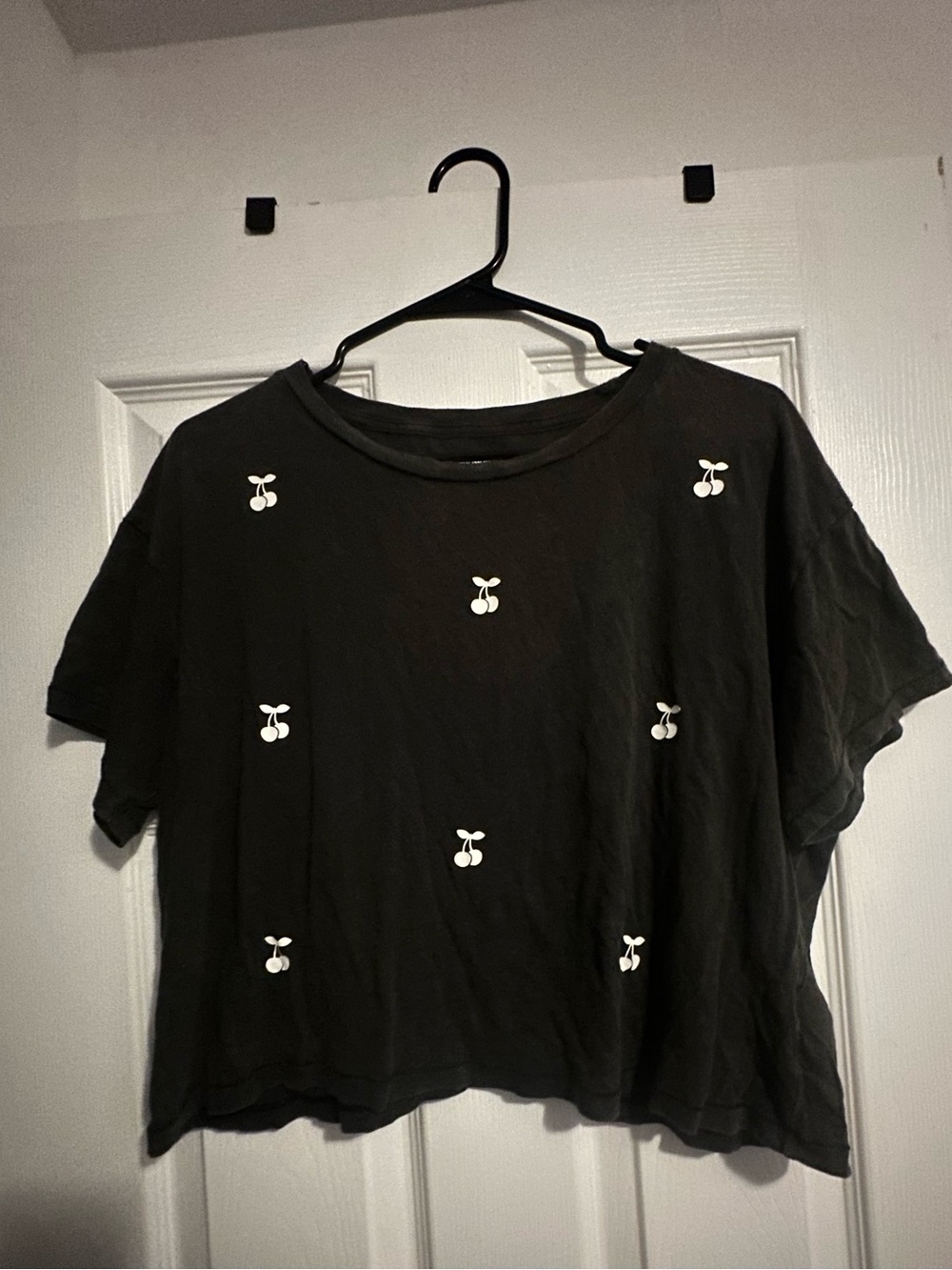 Cute Victoria’s Secret PINK Cherry Cropped Tee